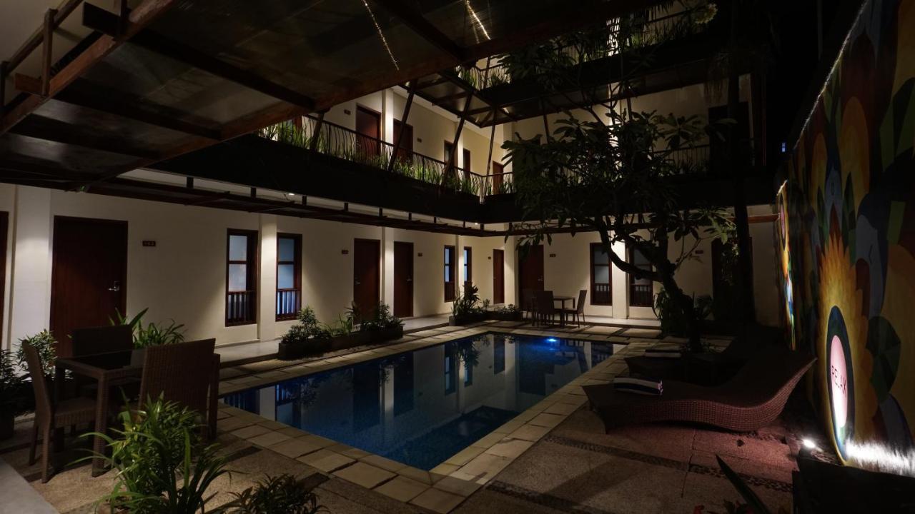 Reddoorz Near Legian Street Hotel Exterior foto